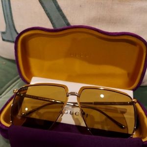 Brand New Gucci Sunglasses with Gucci case (authentic)